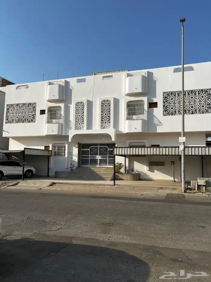 عمارة سكنية مميزة على شارعين للبيع . 3