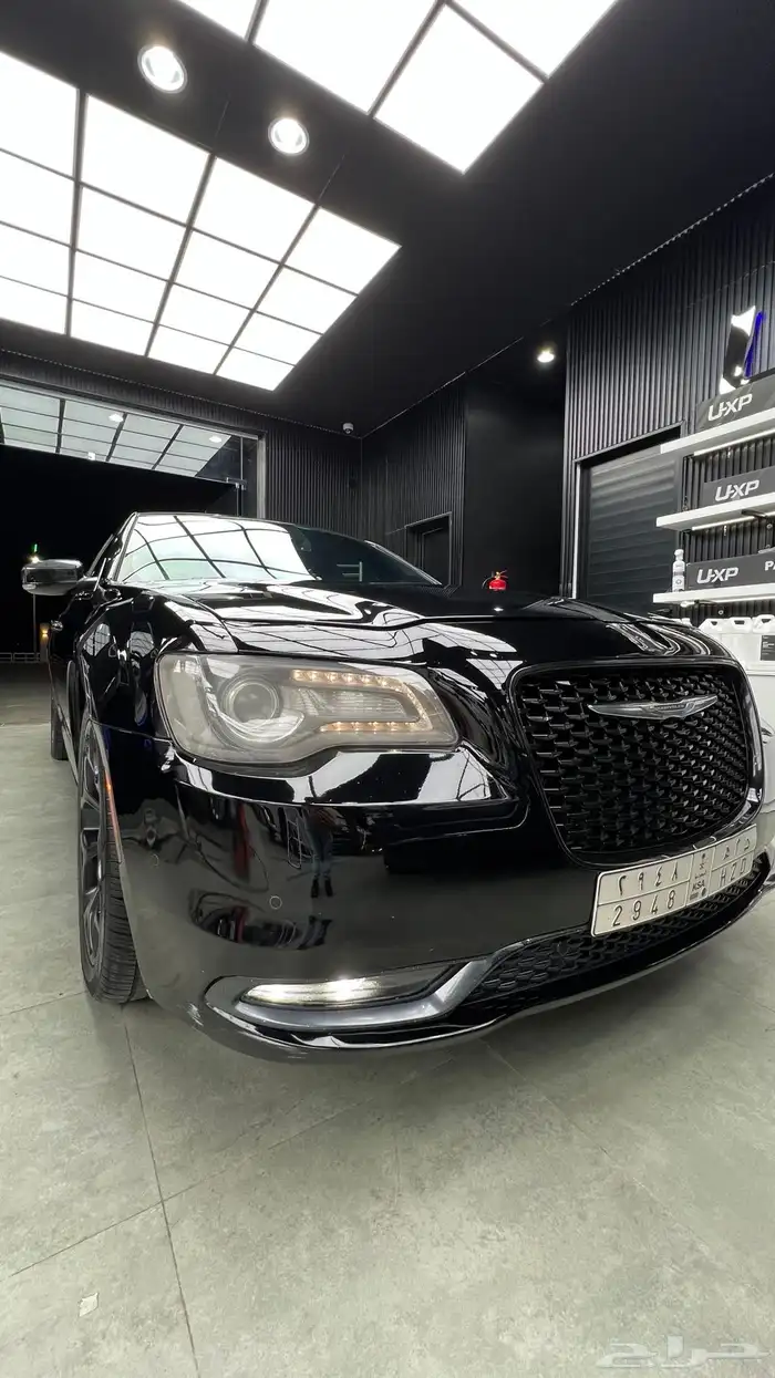 كرايسلر 2020 S300 أسود 7