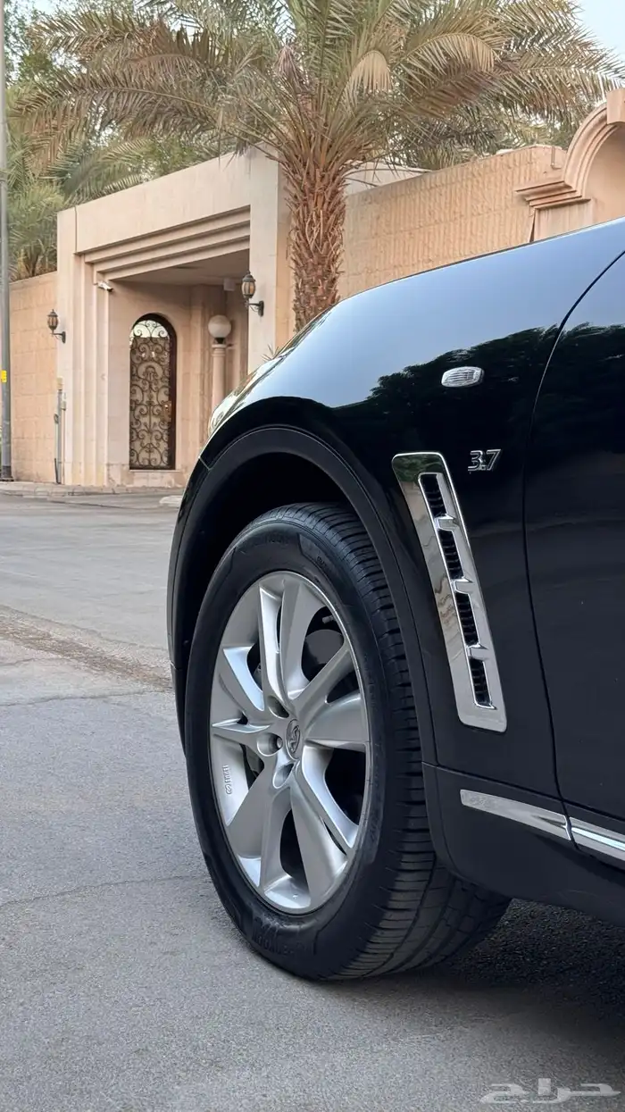 اسود QX70 انفنينتي ممشى قليل بدي بلد 3