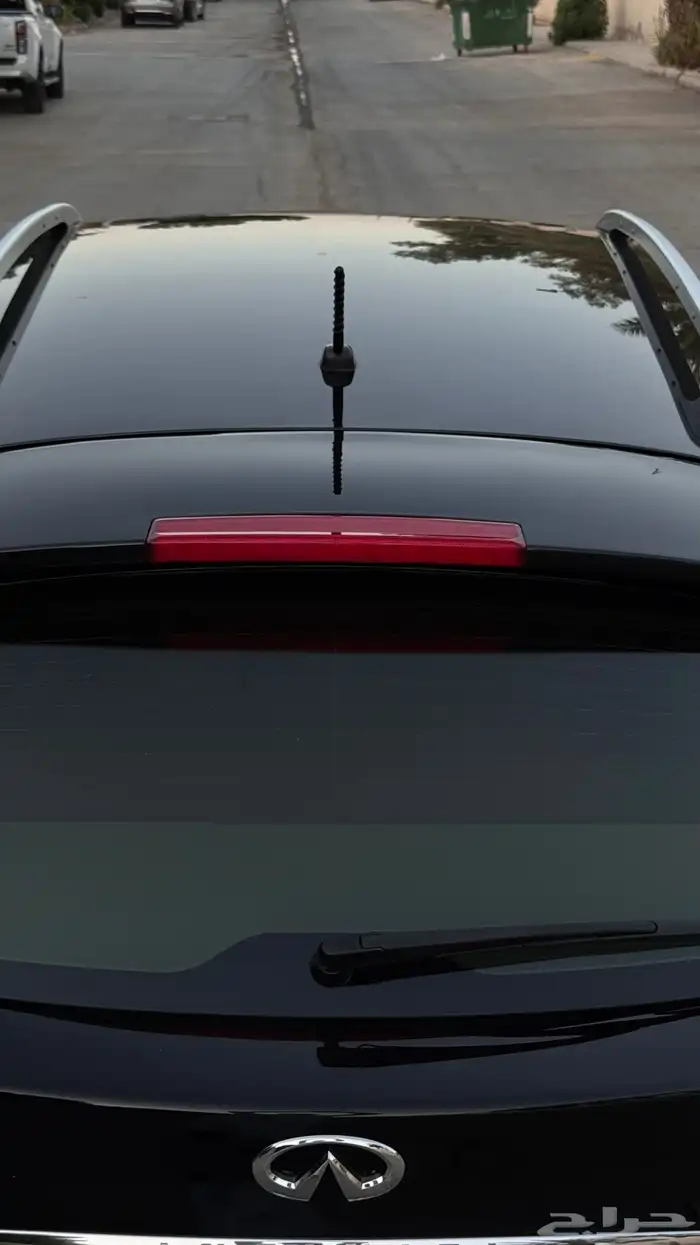 اسود QX70 انفنينتي ممشى قليل بدي بلد 4