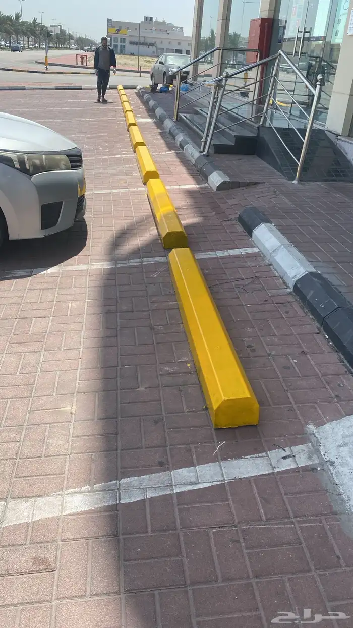 مصدات مواقف سيارات 1