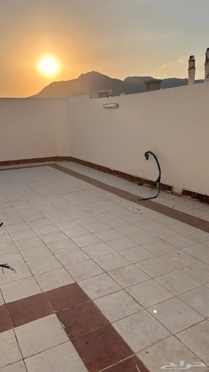 فله للبيع موقعها ممتاز جدا  حي الرانونا 20