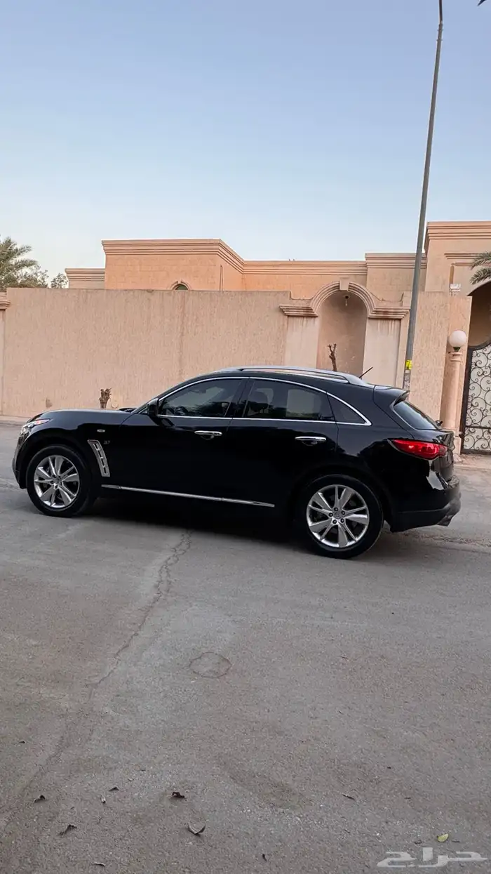 اسود QX70 انفنينتي ممشى قليل بدي بلد 5