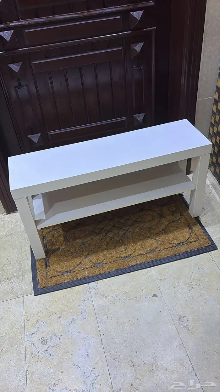 متفرقات للبيع نجف وطاولات ضيافه ومفرش سرير مزوج وساعات حائط 7