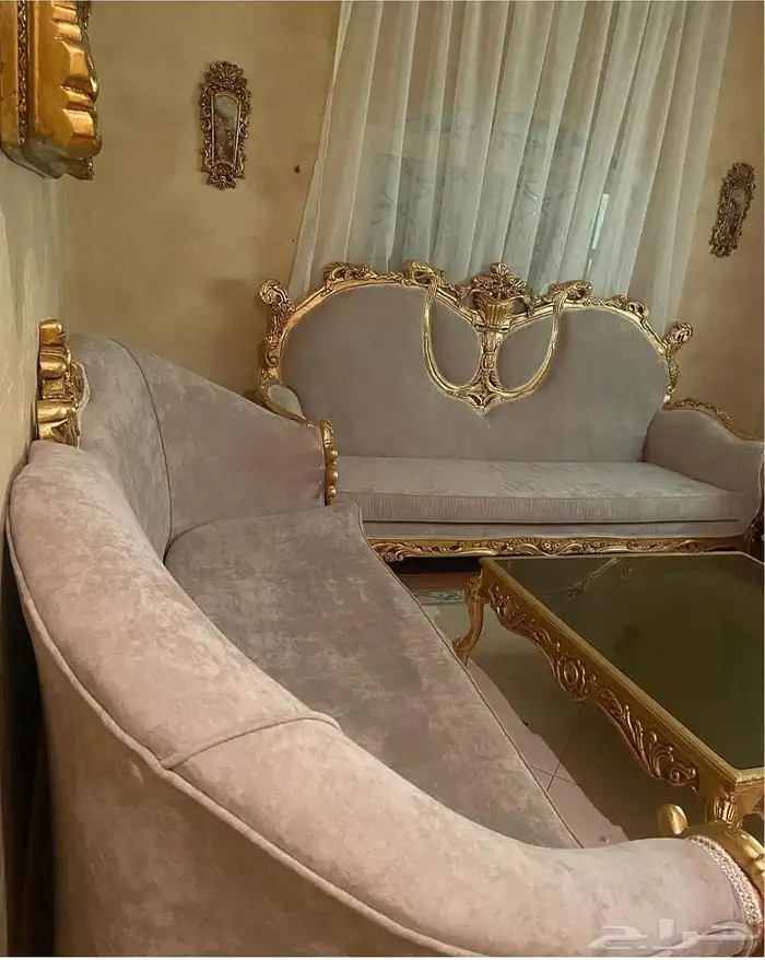 للبيع طقمين كنب 1