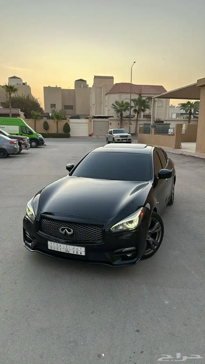 إنفينيتي Q70s V8 5.6 نظيف جدا 10