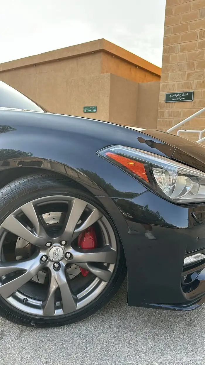 إنفينيتي Q70s V8 5.6 نظيف جدا 7