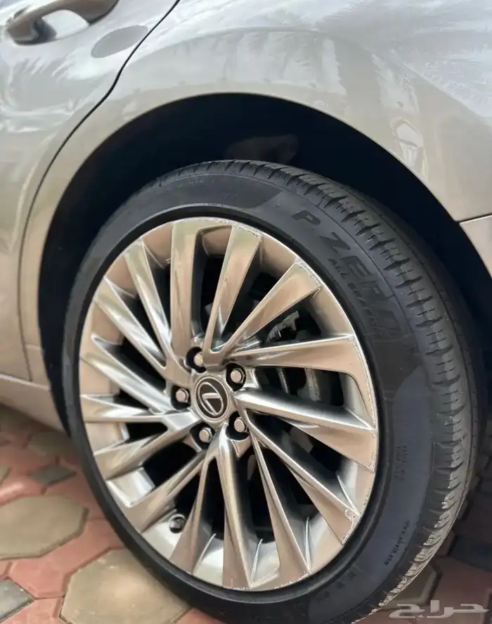 لكزس ES350 موديل 22 للبيع 12