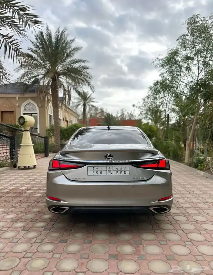 لكزس ES350 موديل 22 للبيع 1