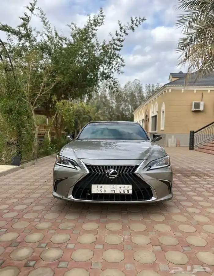 لكزس ES350 موديل 22 للبيع 5