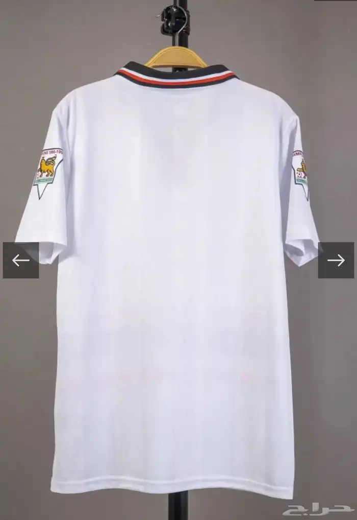 طقم و تشيرت مانشستر يونايتد كلاسيكي 4