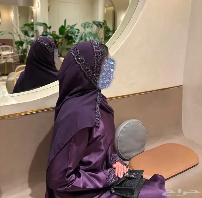 عبايات للبيع بتصاميم راقية و انيقة 4