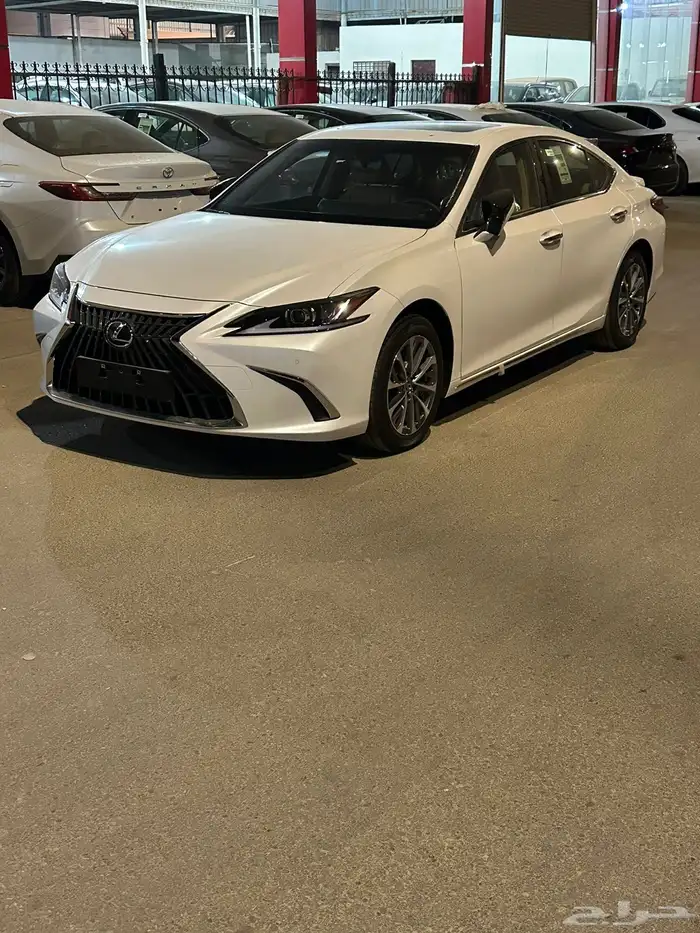 لكزس ES350 ca 2025 بسعر 196.000 0