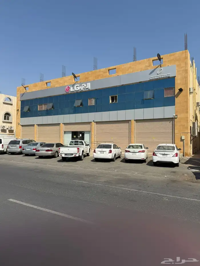 معرض للتقبيل بمساحة 500م مع تجهيزات الدفاع المدني والكاميرات 2