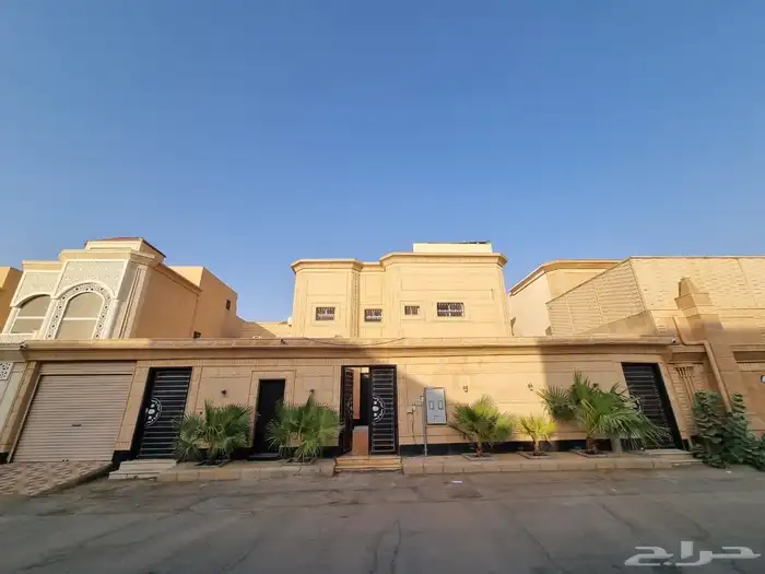 للبيع فيلا شغل شخصي بحي الافق موقع ممتاز وقريب للخدمات 0