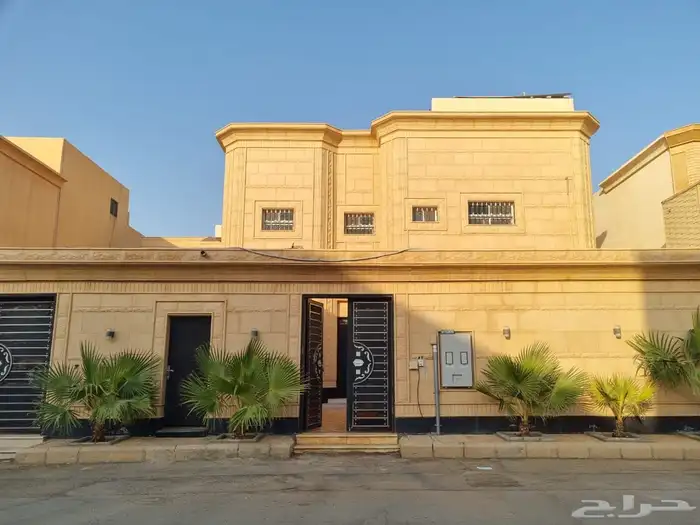 للبيع فيلا شغل شخصي بحي الافق موقع ممتاز وقريب للخدمات 1