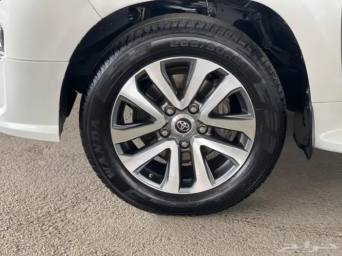 لاندكروزر نظيف سعودي VX.R 2016 32