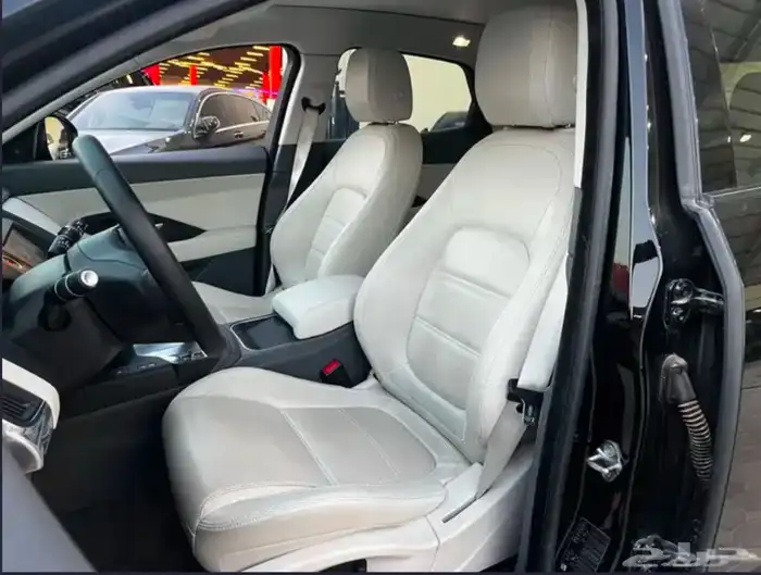 جاكوار E-Pace 2019 نظيفة جدا  33 ألف كم 7