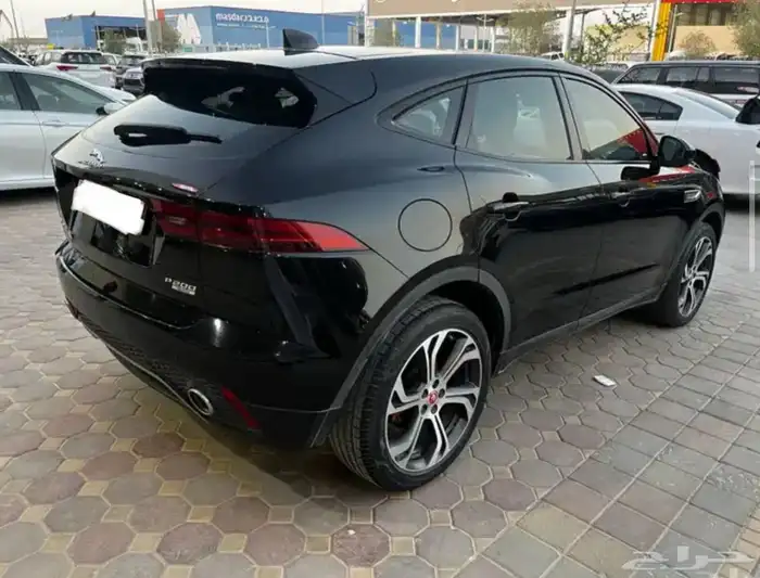 جاكوار E-Pace 2019 نظيفة جدا  33 ألف كم 4