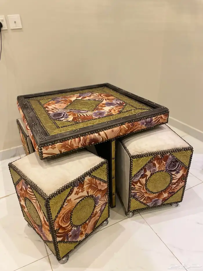 طاولة انتيك 3