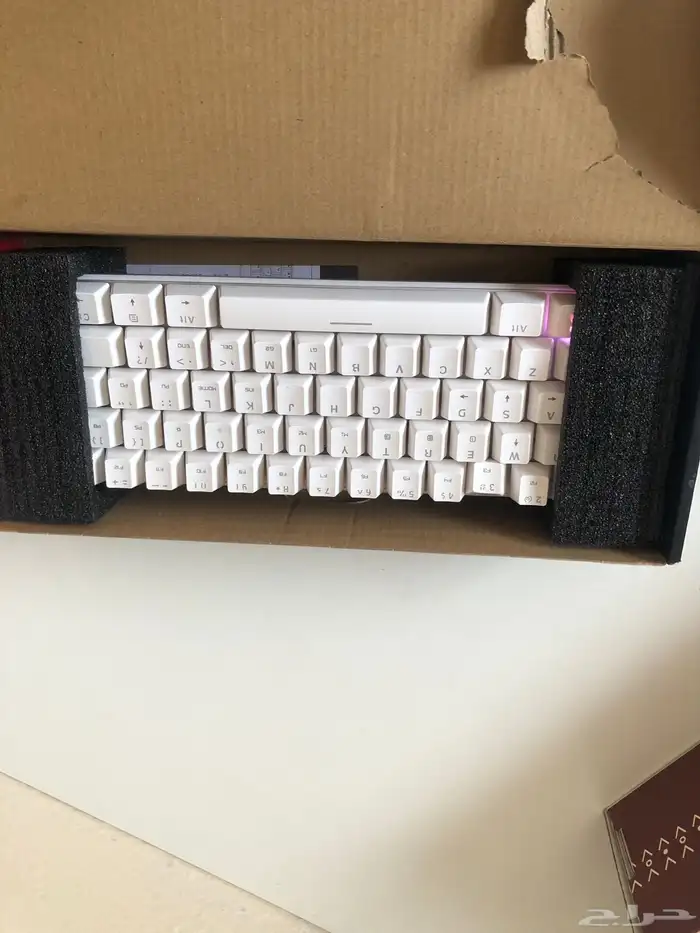 كيبورد k66 سوتش 3 مكسور بس يشتغل والباقي سليم 6