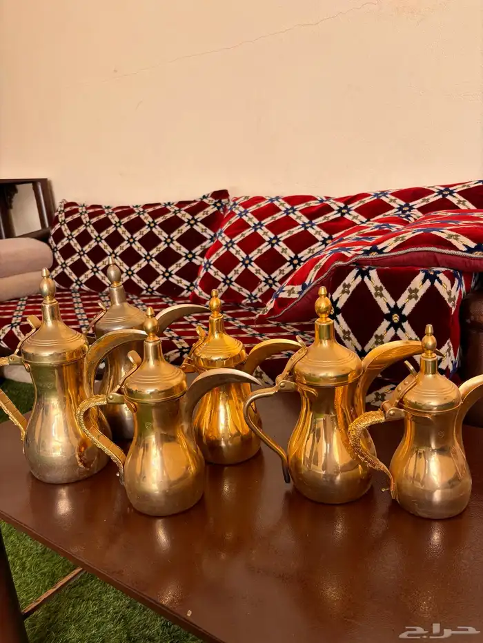 طقم دلال قديمه ثنين منهم الرسلان 3
