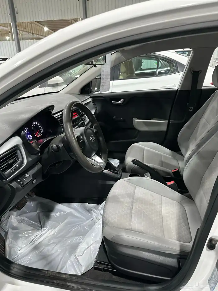 كيا ريو 2019 ستاندر ابيض لدى معرض(عبيد الرشيدي) 4