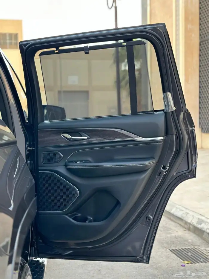 جيب قراند شروكي أوفر لاند 2023 - Grand Cherokee Overleand 8