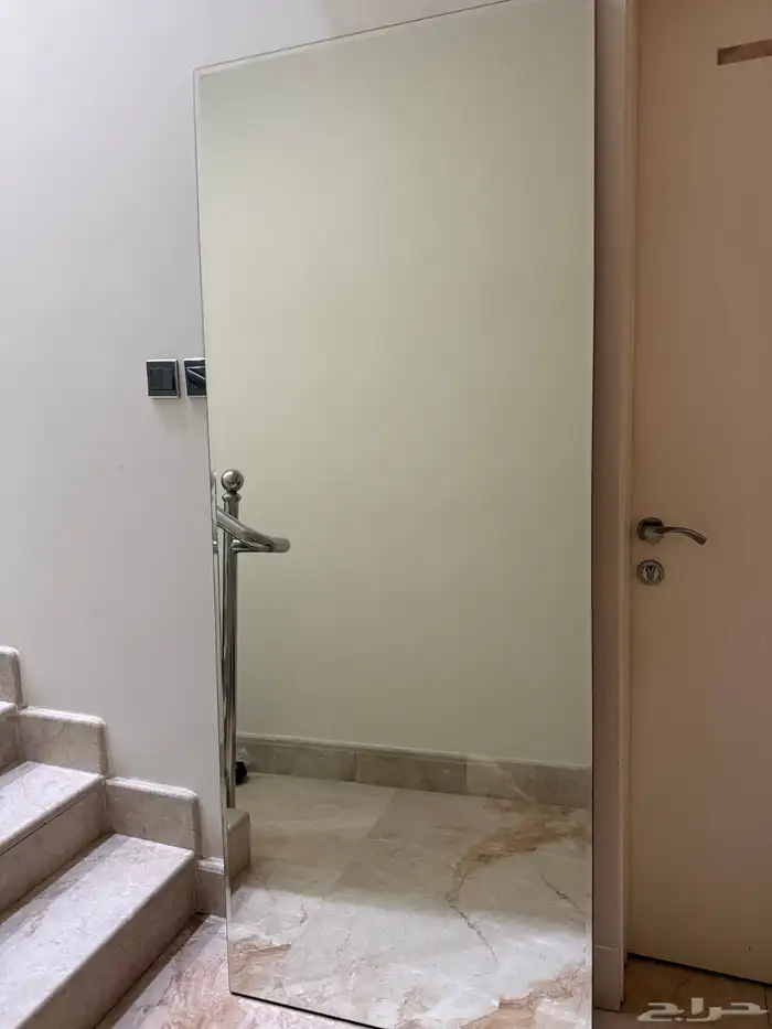 مراية نظيفة جدا 0