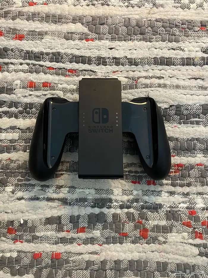 نينتندو سويتش اوليد مع كامل ملحقاته واشرطه 5