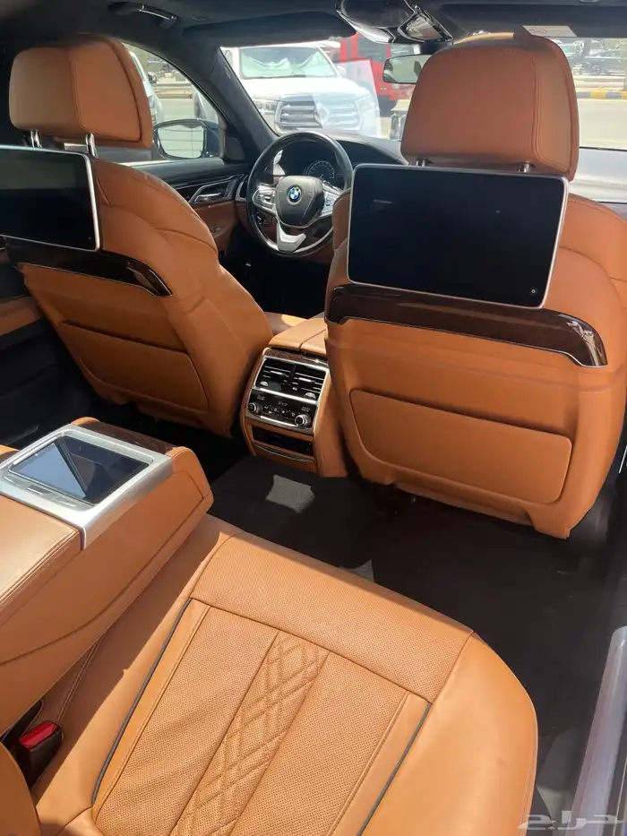 بي ام دبليو 740 الناغي مخزنه 2016 33