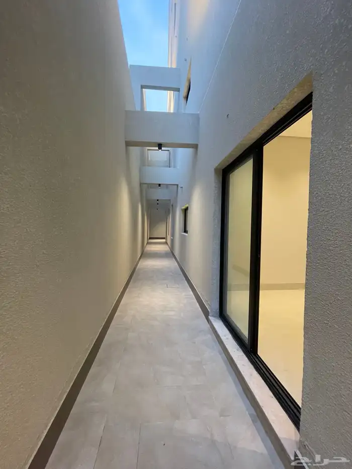 شقق ارضيه وعلويه تبداء من 490 الف ح الروضه قرب المطار 9