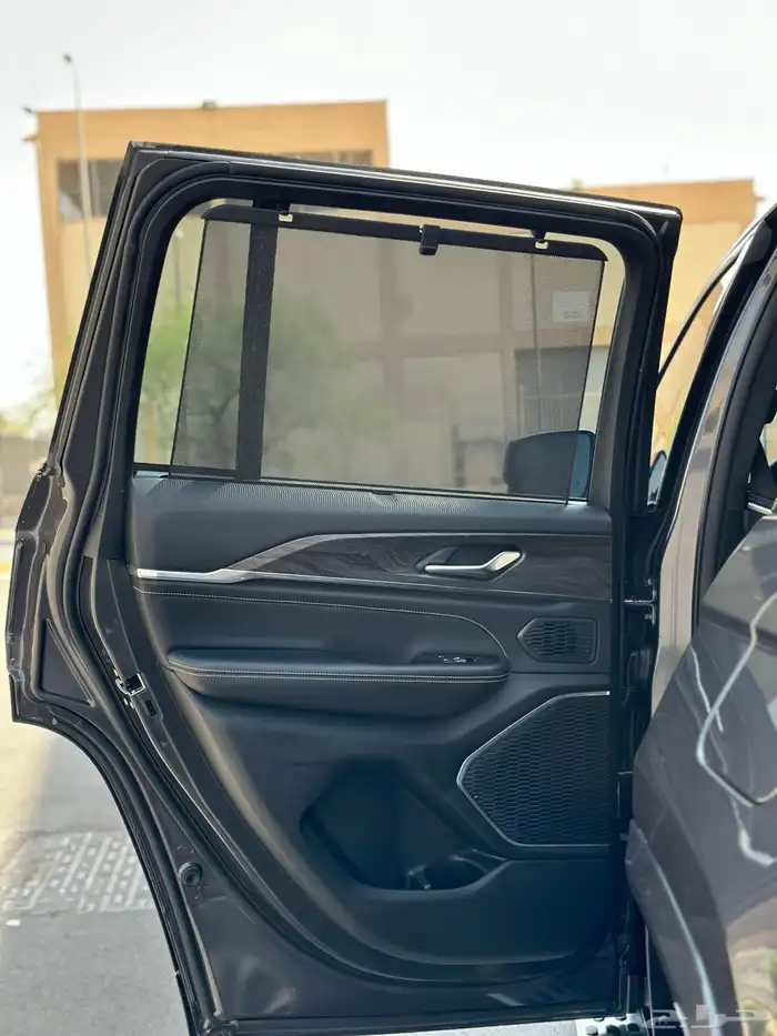 جيب قراند شروكي أوفر لاند 2023 - Grand Cherokee Overleand 12