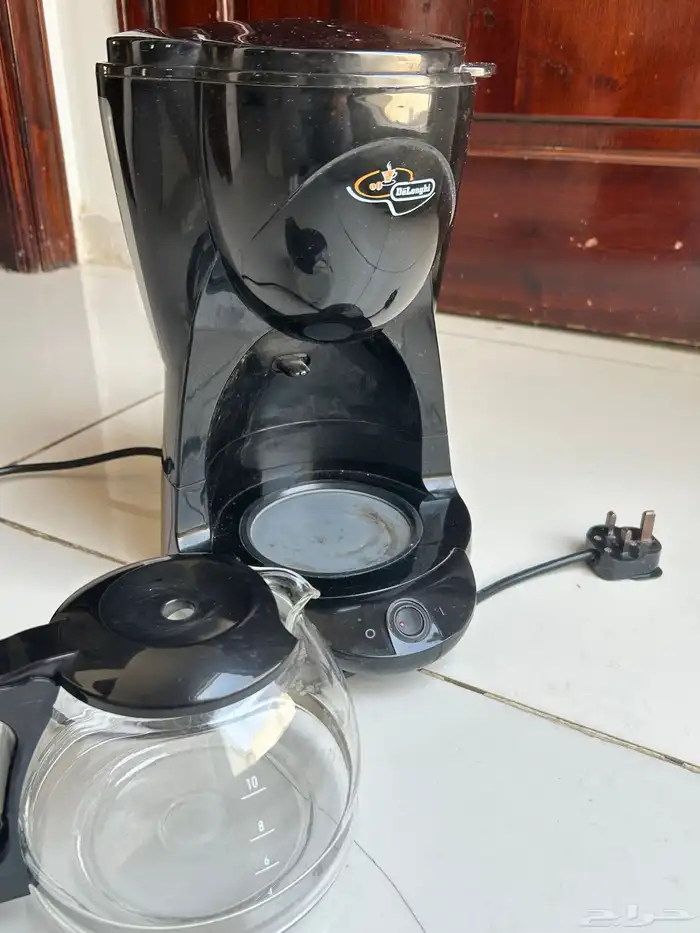 آلة قهوة delonghi نظيفه بحالة جيده 3