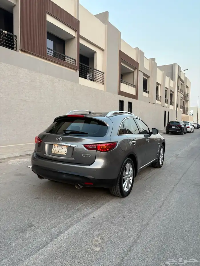 انفنتي QX70 7