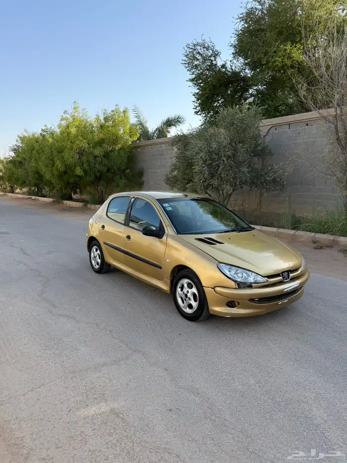 للبيع بيجو بسعر مناسب مفحوص وجاهز للنقل 0