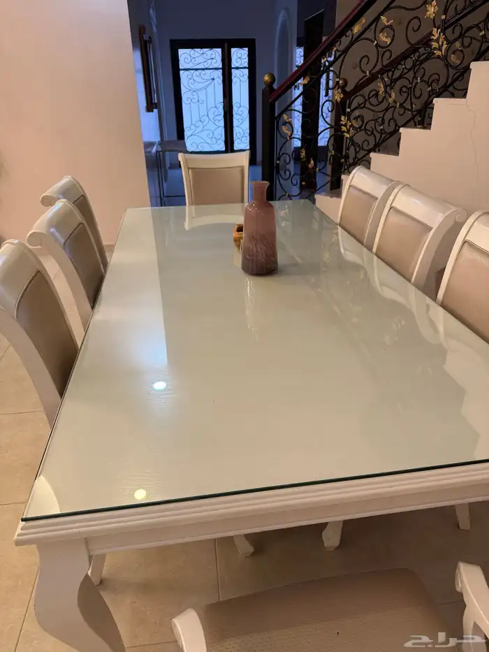 طاولة طعام 8 اشخاص 0