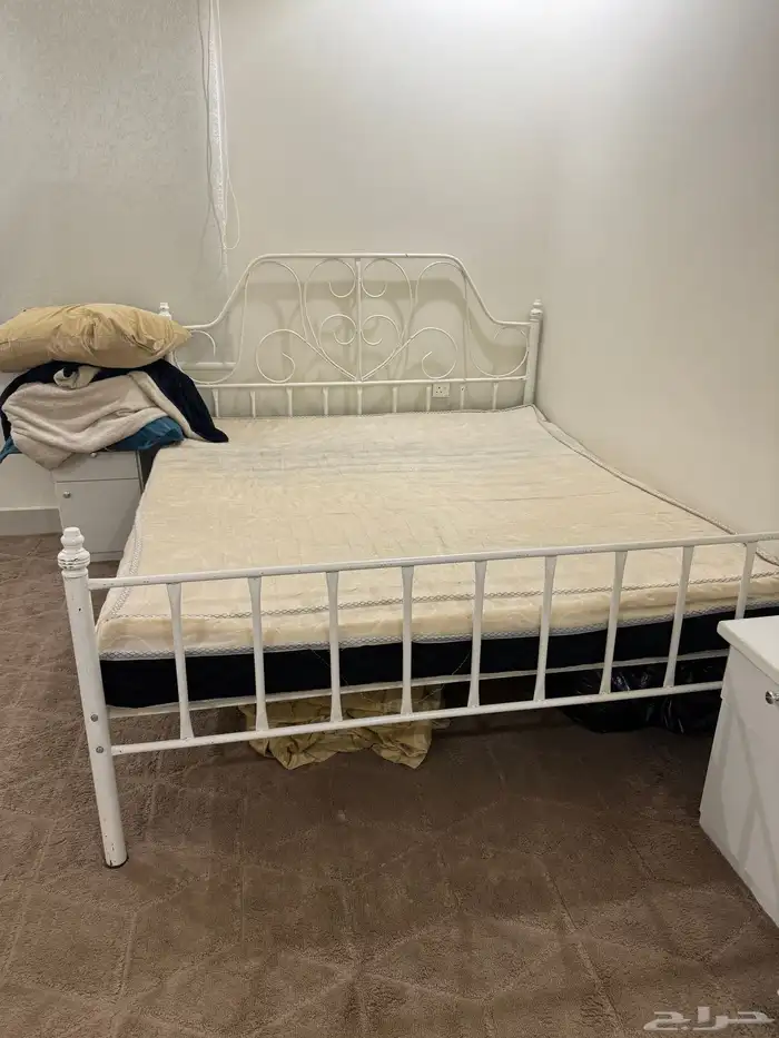 سرير للبيع مع المرتبه 0