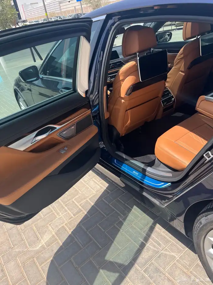 بي ام دبليو 740 الناغي مخزنه 2016 25