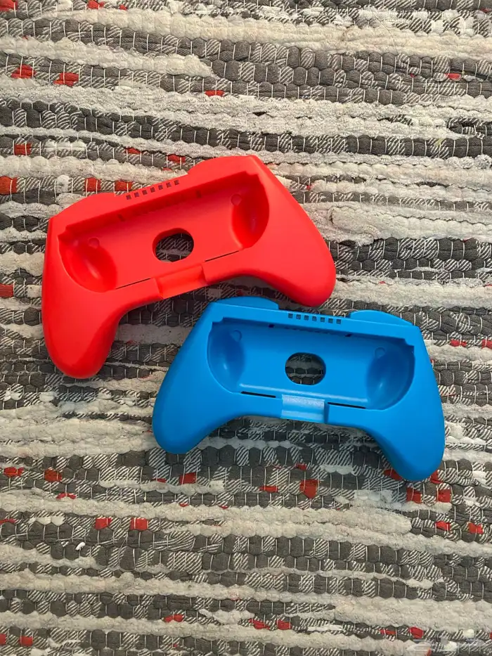 نينتندو سويتش اوليد مع كامل ملحقاته واشرطه 11