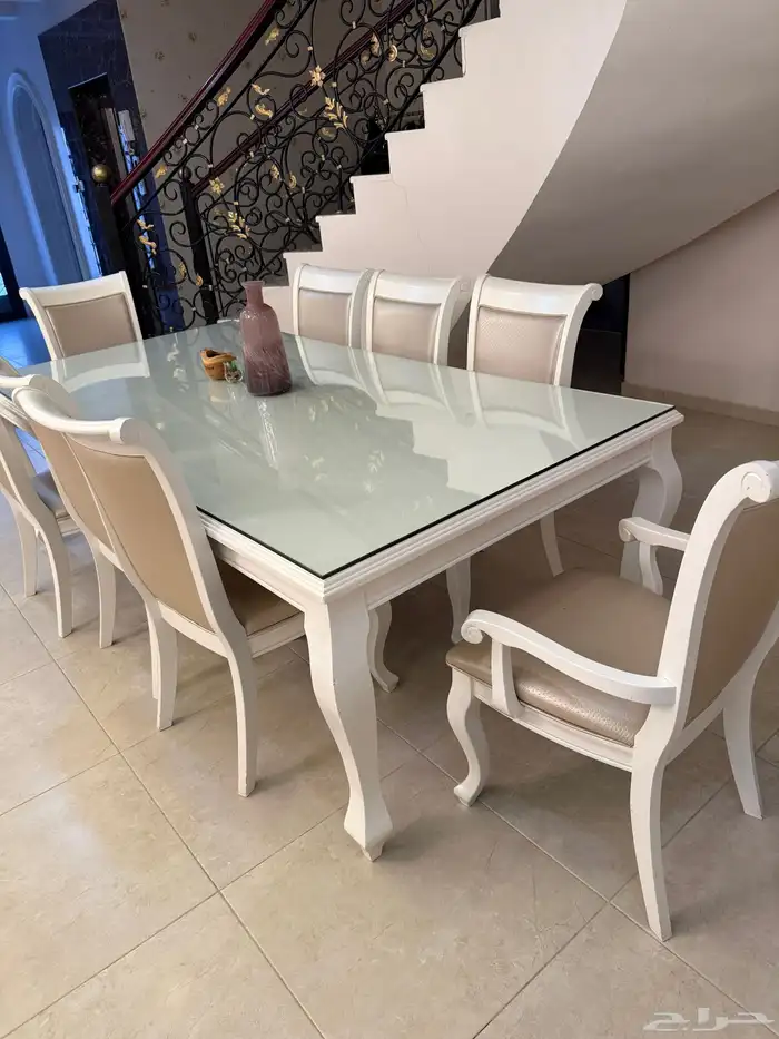 طاولة طعام 8 اشخاص 1