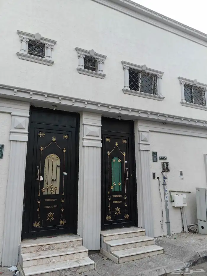 للبيع فلتين بالعزيزية أدوار مفصولة بصك واحد 1