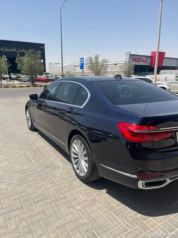 بي ام دبليو 740 الناغي مخزنه 2016 11