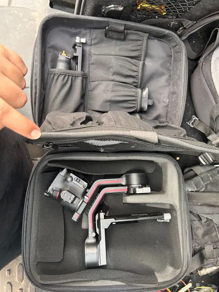 مانع اهتزاز dji RS3 pro شبه جديد بكامل اغراضها 0