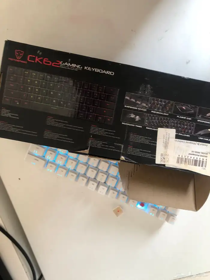 كيبورد k66 سوتش 3 مكسور بس يشتغل والباقي سليم 5
