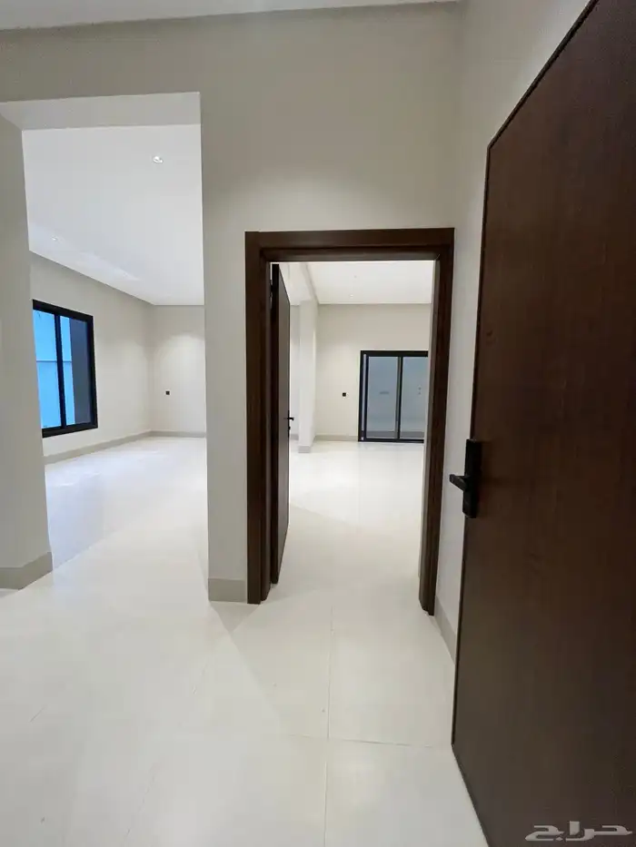 شقق ارضيه وعلويه تبداء من 490 الف ح الروضه قرب المطار 6