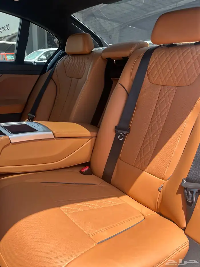 بي ام دبليو 740 الناغي مخزنه 2016 19