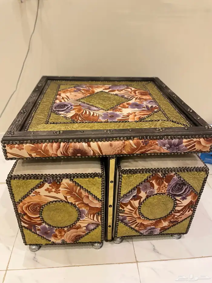 طاولة انتيك 2