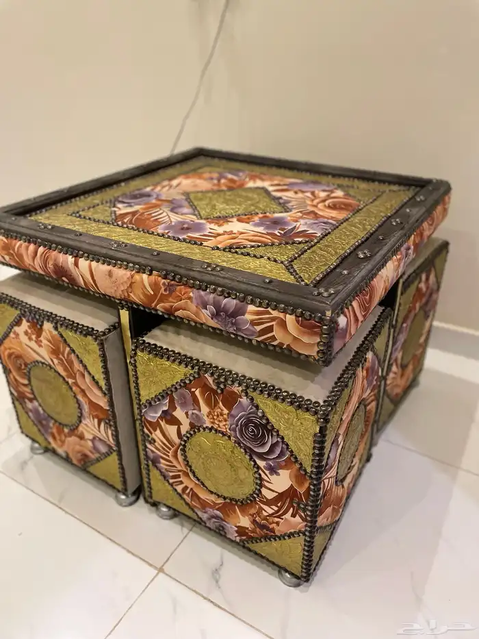 طاولة انتيك 0