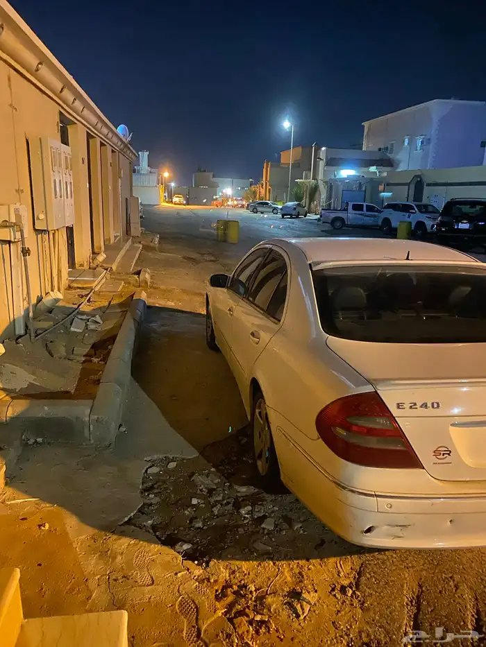 مرسيدس E240 موديل 2005 فل كامل للبيع 9